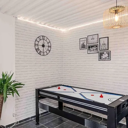 De 3 Chambres Avec Wifi A דירה בגלס