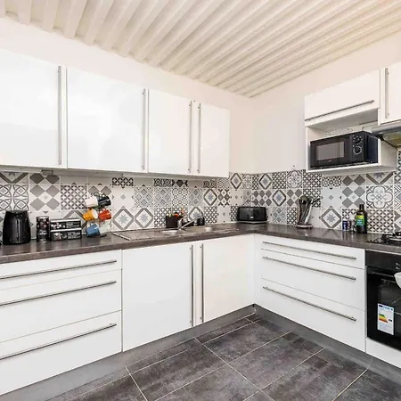 דירה De 3 Chambres Avec Wifi A בגלס